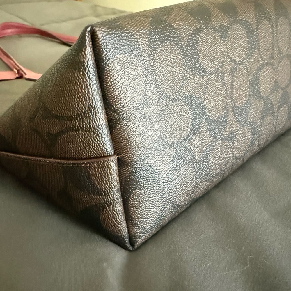 Coach Zip Tote In Signature Canvas with Rouge Horse and Sleigh - Picture 4 of 11